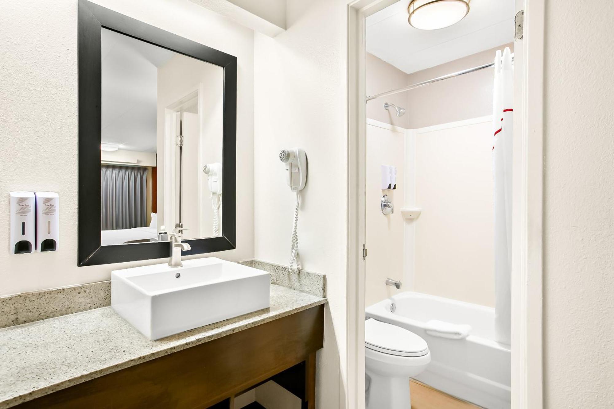 เรด รูฟ พลัส+ บัลติมอร์ - วอชิงตัน ดีซี / บีดับเบิลยูไอ แอร์พอร์ต Hotel ลินทิคัม ภายนอก รูปภาพ